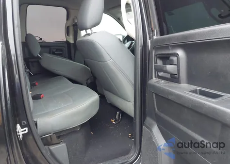 2017 Ram 1500 Express 4X4 6'4 Box z USA, uszkodzony, nr VIN 1C6RR7FT0HS523162